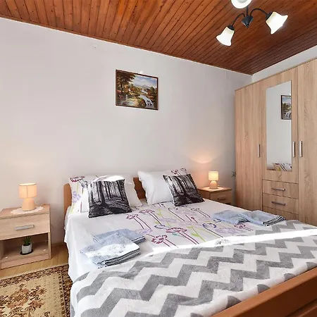 House 1009 Holiday home