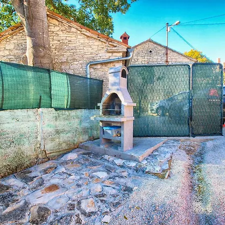 House 1009 Smoljanci