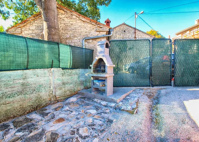 House 1009 Smoljanci